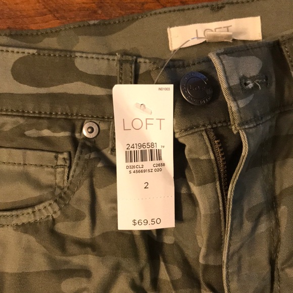 Loft size 2 camo pants NWT! - Picture 2 of 3